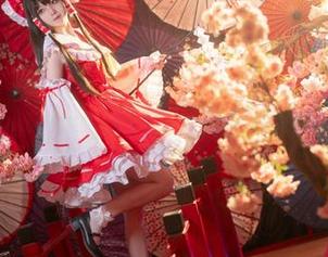 Akisoso秋楚楚的办公室合集：文艺华丽与缺乏灵感的对话