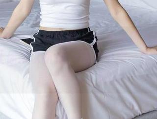 BoBoSocks袜啵啵 - 这组小甜豆的油亮白丝让你难以抗拒，精选中那一丝不真的是太诱人了吧？