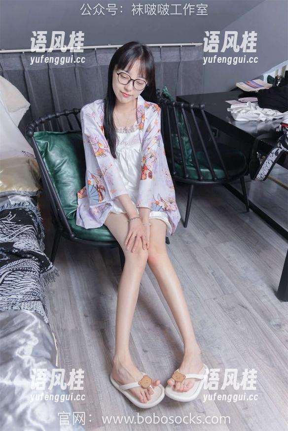 BoBoSocks袜啵啵-小甜豆 BoBoSocks袜啵啵 - 小甜豆在白色高跟鞋里翩翩起舞,观看这一系列,居然让我产生了羡慕?!