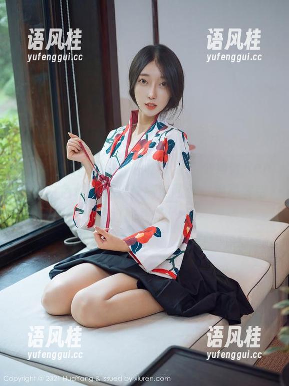 HuaYang花漾-小海臀Rena HuaYang花漾 - 轻松一刻:小海臀Rena的白色作品分分钟搞定网盘,绝不容错过的秀场!