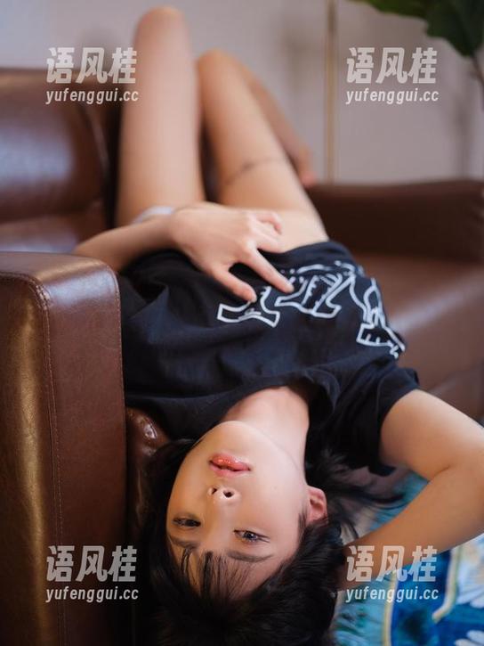 一组私房美图，Hyoyeon(김효연)的妹妹宛如女神下凡，真想取个名叫“超级妹妹”！
