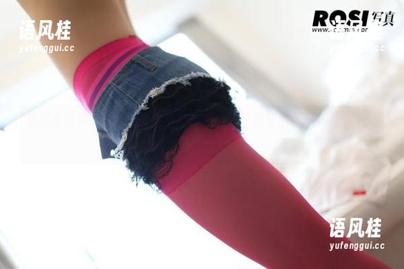 ROSI写真 美脚出奇锋利,ROSI这组高清作品关于腿部的细腻探讨,您读懂了吗?