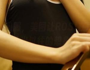 王道私拍和服，美图让ROSI在耳边悄悄说出过往的想象。