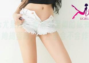 UGirls尤果网 - 布莱尔昆娜的秘书资源：当她捣蛋时，办公室会不会炸？