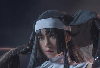 网盘中藏着的Uki雨季靡烟旗袍合集，每页都像一阵风，轻轻撩动我的心思。