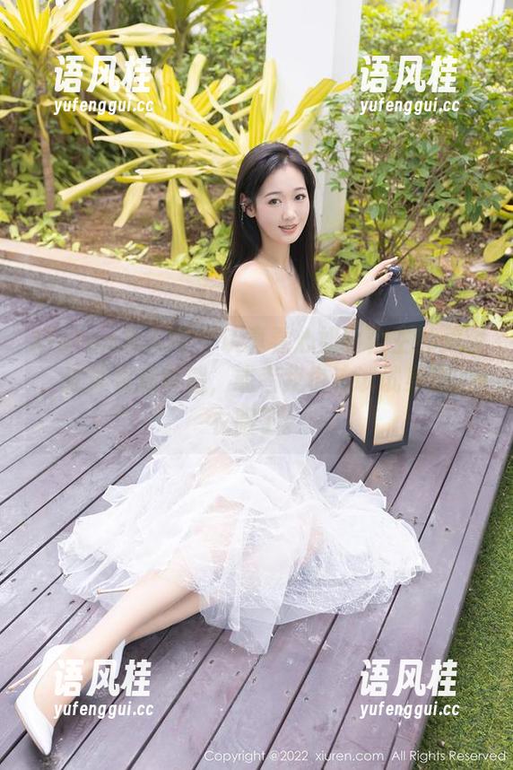 Xiuren秀人网-心妍小公主 Xiuren秀人网 - 认真看心妍小公主的美图,连体衣穿带感,或者我也该试试身边的衣服了。