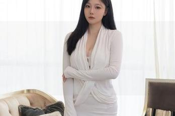 Xiuren秀人网 - 风也不敢打扰的李雅柔182CM户外美图，下载来看看大自然不一样的模特风范！
