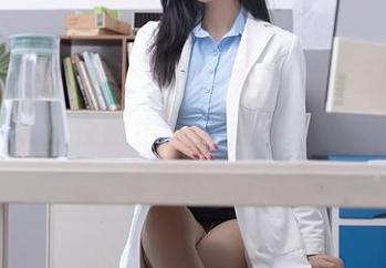 Xiuren秀人网 - 这组写真，瑶啊摇的瑶作为厨娘，衣服也太可爱了，小碎花惹人爱。