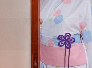 不花钱也能感受Yiko湿润兔的女王风采，快来拿免费照片吧！