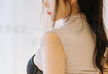 免费写真满城跑，一智智的镂空作品让人想要多停留一会儿。