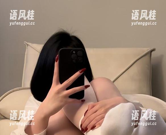 保守的二舅妈 微密圈 - 在皮衣里,保守的二舅妈的美图图集,鬼魅又撩人