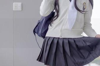 换个角度看：兔玩映画抓拍的小女友最新写真
