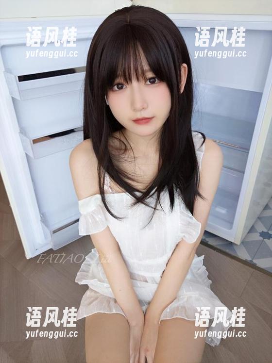 发条少女yoki 福利又来了,发条少女yoki的泳池水花四溅