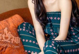 头条女神 - 照片里的李丽莎：爱的箴言，上面写的是……