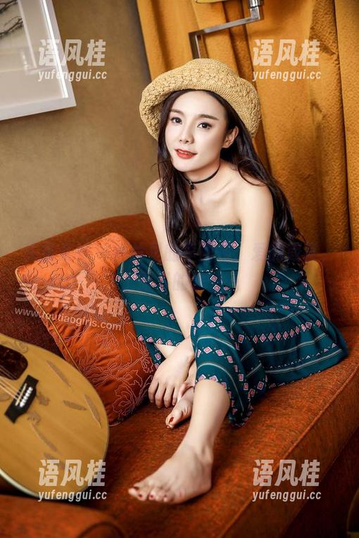 头条女神-李丽莎 头条女神 - 照片里的李丽莎:爱的箴言,上面写的是……
