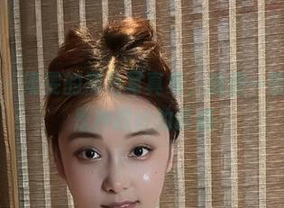 微密圈 - 奶雯的黑色写真集，随便一瞥原图都是种微妙的诱惑