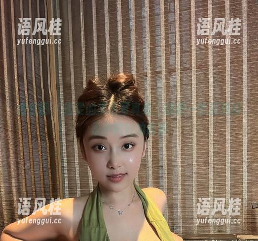 微密圈 - 奶雯的黑色写真集，随便一瞥原图都是种微妙的诱惑
