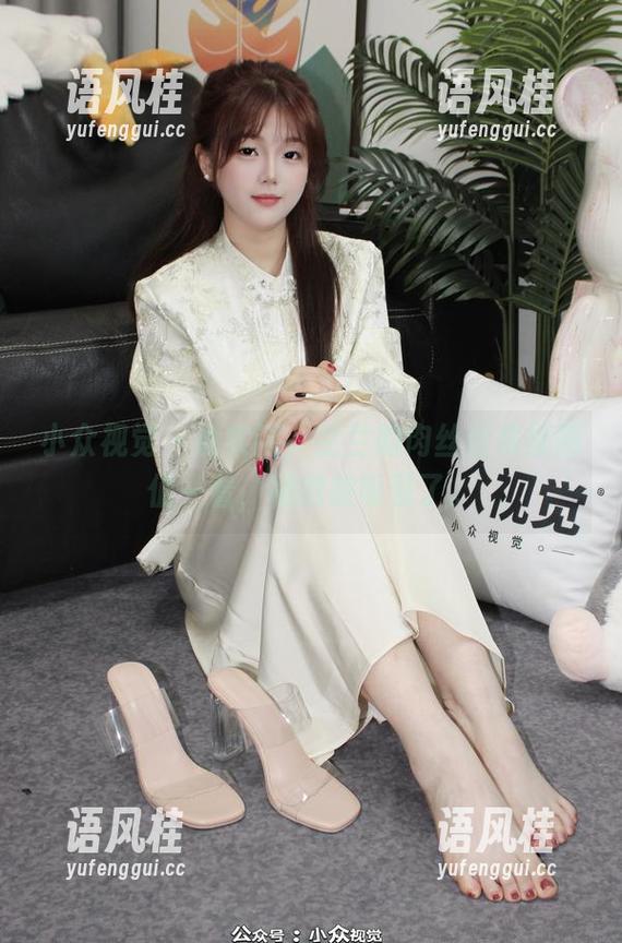 小众视觉-兰兰 小众视觉 - 说实话,兰兰的肉丝合集原图值一看,稍微被吸引了。