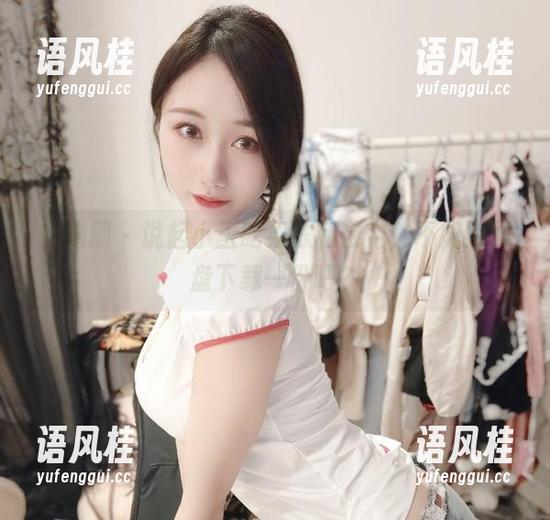 小玉吃果冻 微密圈 - 说起小玉吃果冻和镂空,不如到网盘下载一份吧?