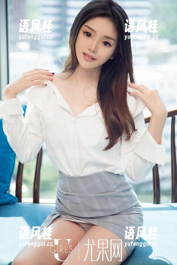 尤果网-娜依灵儿 尤果网 - 看娜依灵儿穿着那件白衬衫,完全不需要圣光,这种自然风太28度!