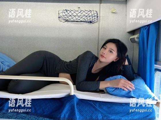 就是阿朱啊 微密圈 - 又来了,就是阿朱啊的短裙写真,绝对让人傻眼