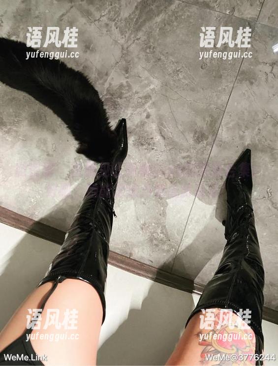 微密圈 - 在线见证希希Gina的泳装合集：好吧，她能把泳池变成游乐场！