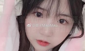 当豹纹成为御子Yumiko的时尚语言：原图大放异彩，图包里的细节狂撒荷尔蒙！
