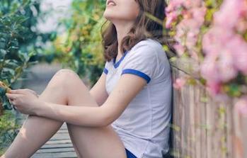 推女神 - 战姝羽短裙写真集，哦，这套让我想起了那次夏天的冒险…