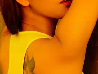 推女神 - 牛仔裤更新来了，王婉悠又一次刷新了我的审美标准。