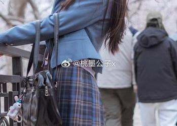 从原图看桃墨公子，吸血鬼旗袍壁纸千万种展现！