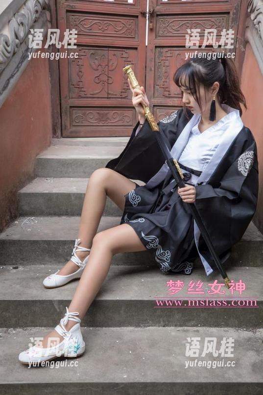 梦丝女神-苏柔 梦丝女神 - 这是苏柔的女王印象,精选套图送上,别问,还有几百个小弟等着呢!
