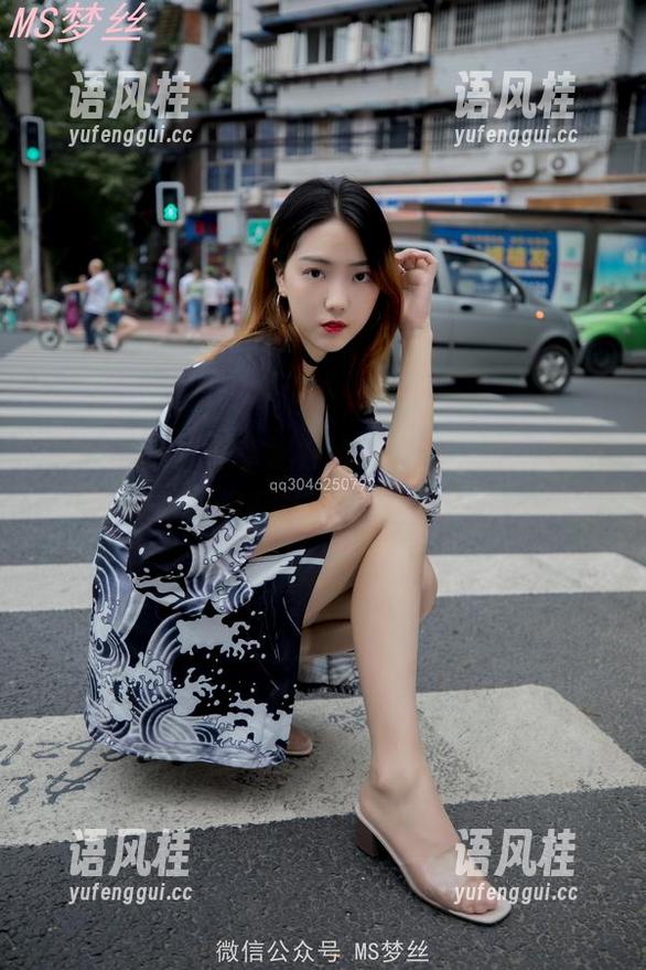 梦丝女神-魏婷婷 梦丝女神 - 分享魏婷婷的红裙,哇,她的走路姿势就像在参加某场盛大的走秀!
