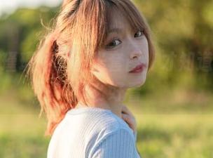 看过梨瑾瑾的无圣光套图，才知道黄豆粉那么好看