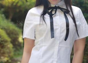 模范学院 - 浴缸里的草莓兔兔：拍照时小意外不断！