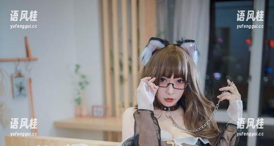 次屁啦 不小心瞥见,次屁啦的灰丝写真竟如此抓人心