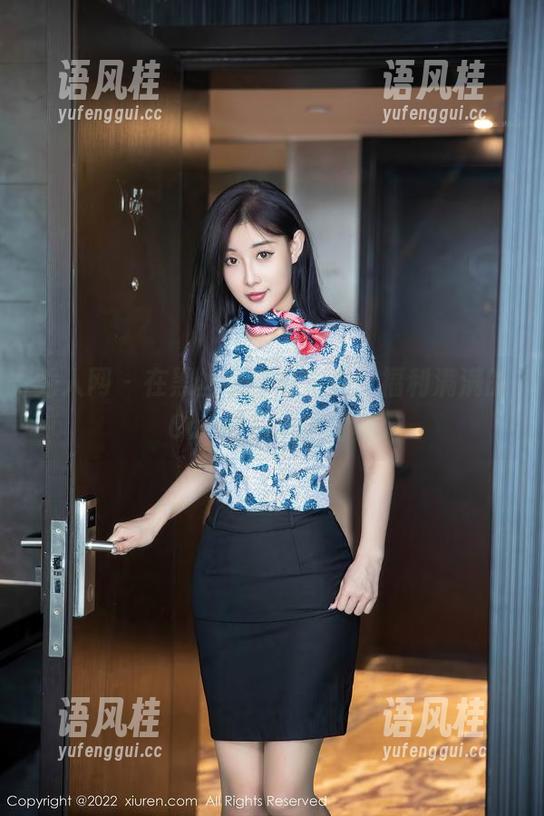秀人网-Carol周妍希 秀人网 - 在黑丝中自由游荡,福利满满的Carol周妍希写真