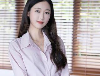 秀人网 - 双人写真合集里的Lucky沈欢欣，果然是个热心人。