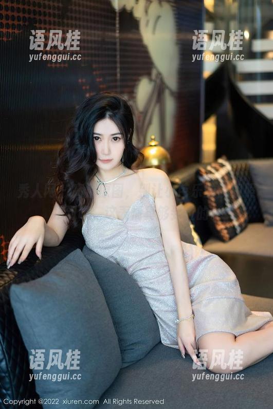 秀人网-小芭乐 秀人网 - 高清原图,别让小芭乐的御姐照吓到哦,这表情真够到位的。
