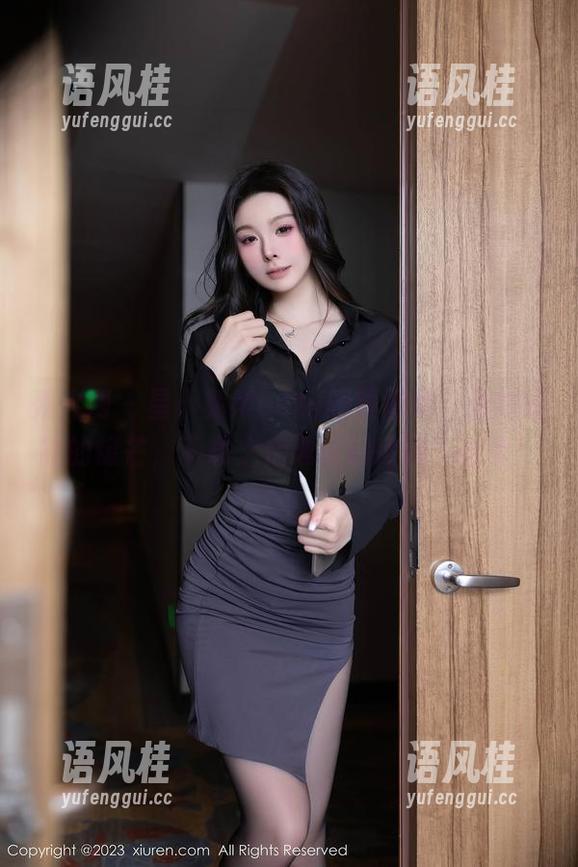 秀人网-星小兔Meetu 秀人网 - 星小兔Meetu眼镜图集,隐约流露的锋芒,下载之后谁能藏得住,哈哈!