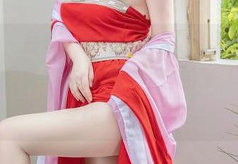 秀人网 - 最新“女仆”套图上线，林文文的每个表情都在问：“我自拍了，这算不算找工作？”