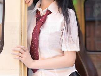 秀人网 - 在线狂热追随：葛征Model，美足与勇气的完美结合。