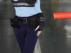秀人网 - 喜欢桌面壁纸？那你一定要试试还是陈梵妮的奶牛写真！