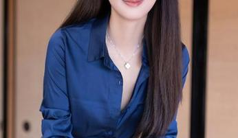 秀人网 - 麦田不按牌理出牌：在线分享的纯白作品堪比明信片