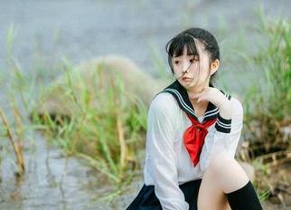 这双人的画面，落落Raku无意中就呈现了一种默契。