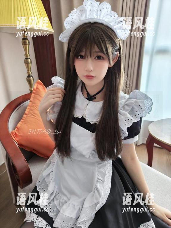 迷之呆梨 想看迷之呆梨连衣裙图包,全套展示,我也是没想到她的品味会让我这种路人这么意外。