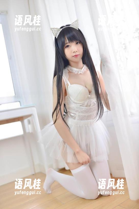 雪琪SAMA 雪琪SAMA在家:穿着睡衣也能出彩的写真套图!