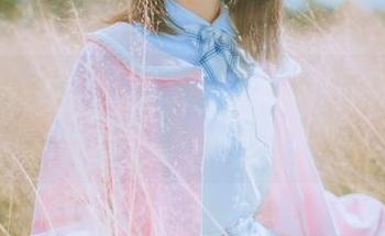 泳池里面饼仙儿的全套图片，水纹和姿势，谁都想试试吧？